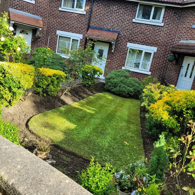 Leavy's Lawns at work